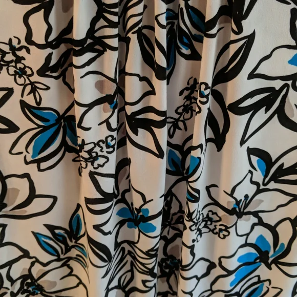 Calvin Klein sleeveless top - Picture 3 of 4